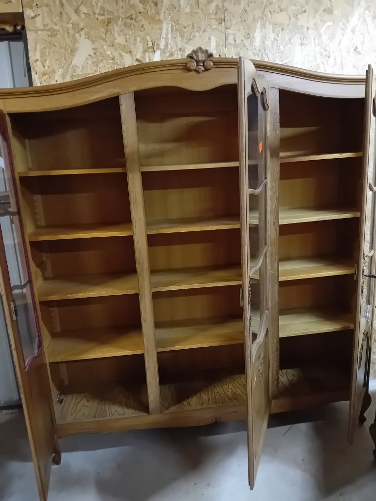 Gabinet ludwikowski biurko i biblioteczka