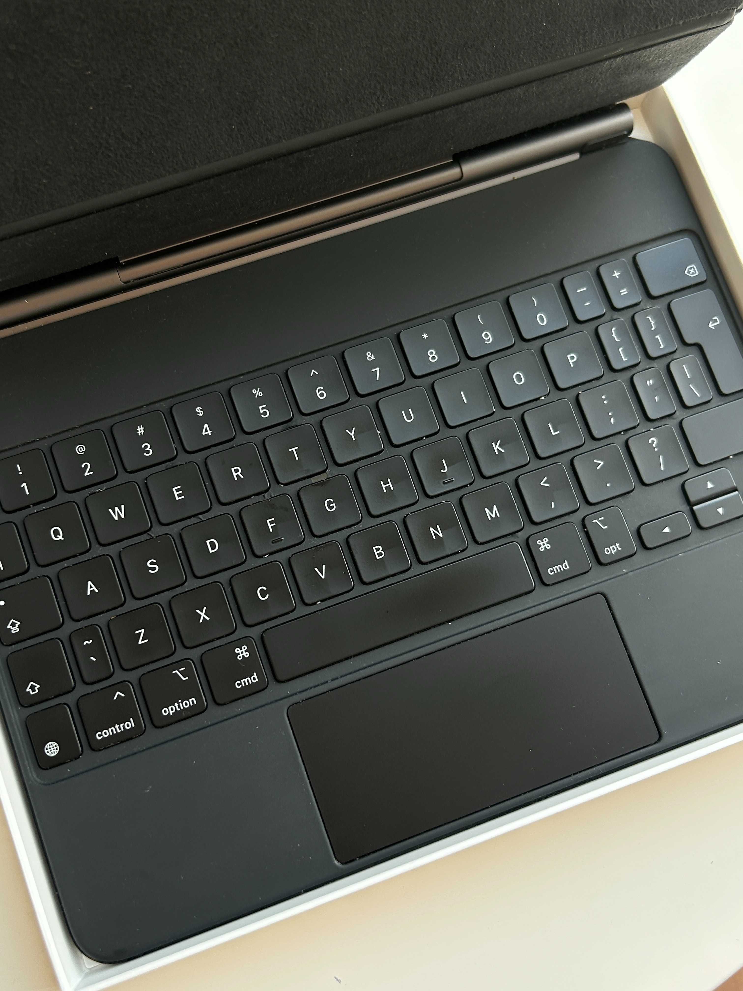 iPad Magic Keyboard (iPad Air/Pro)