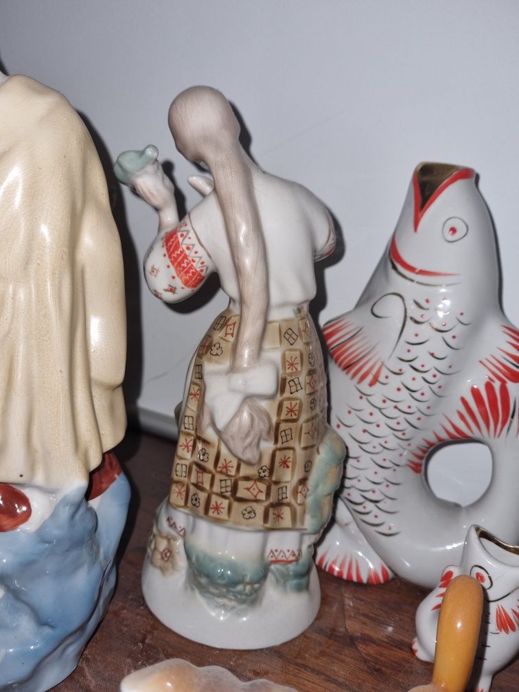 Figurka porcelanowa Dziewczyna z kaliną manufaktury Połonne