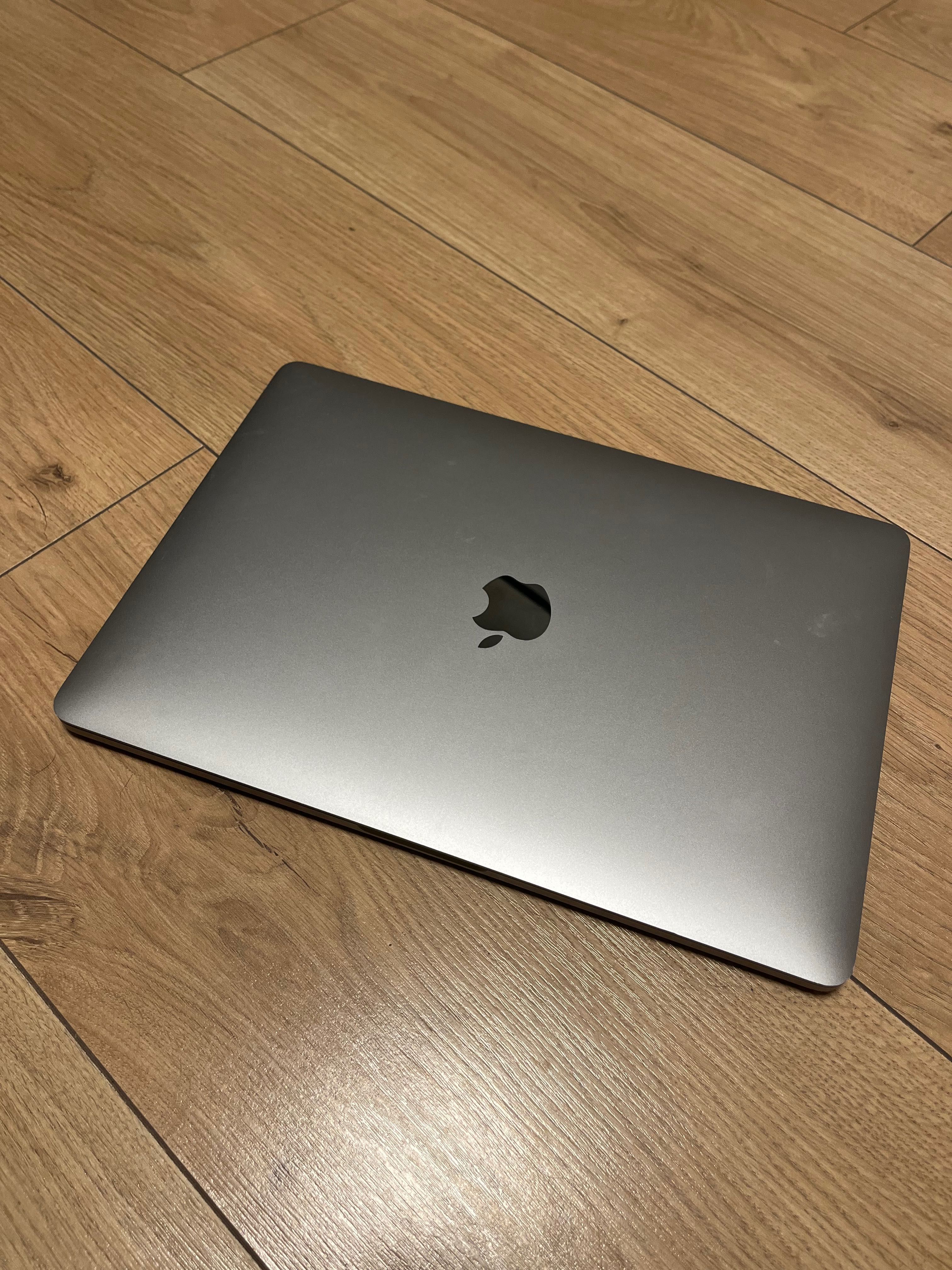MacBook Pro 13,3” TOUCH BAR TOUCH ID 16/256 GB IDEALNY 200 cykli