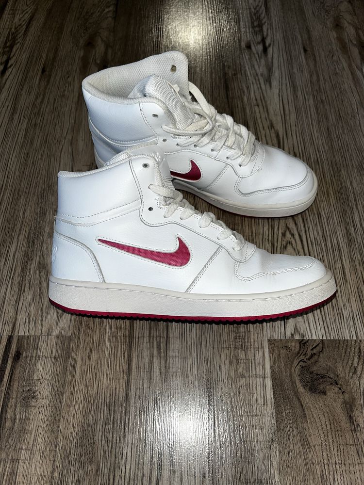 Wysokie buty nike