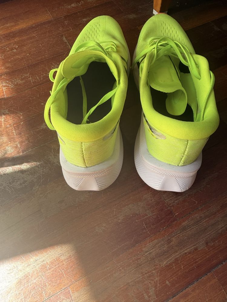 ASICS Magic Speed 4