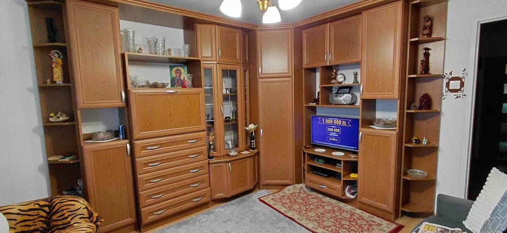 Regał do pokoju narożny Okazja.