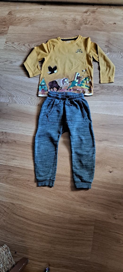 Spodnie i koszulka chłopięca r. 98/104 cm