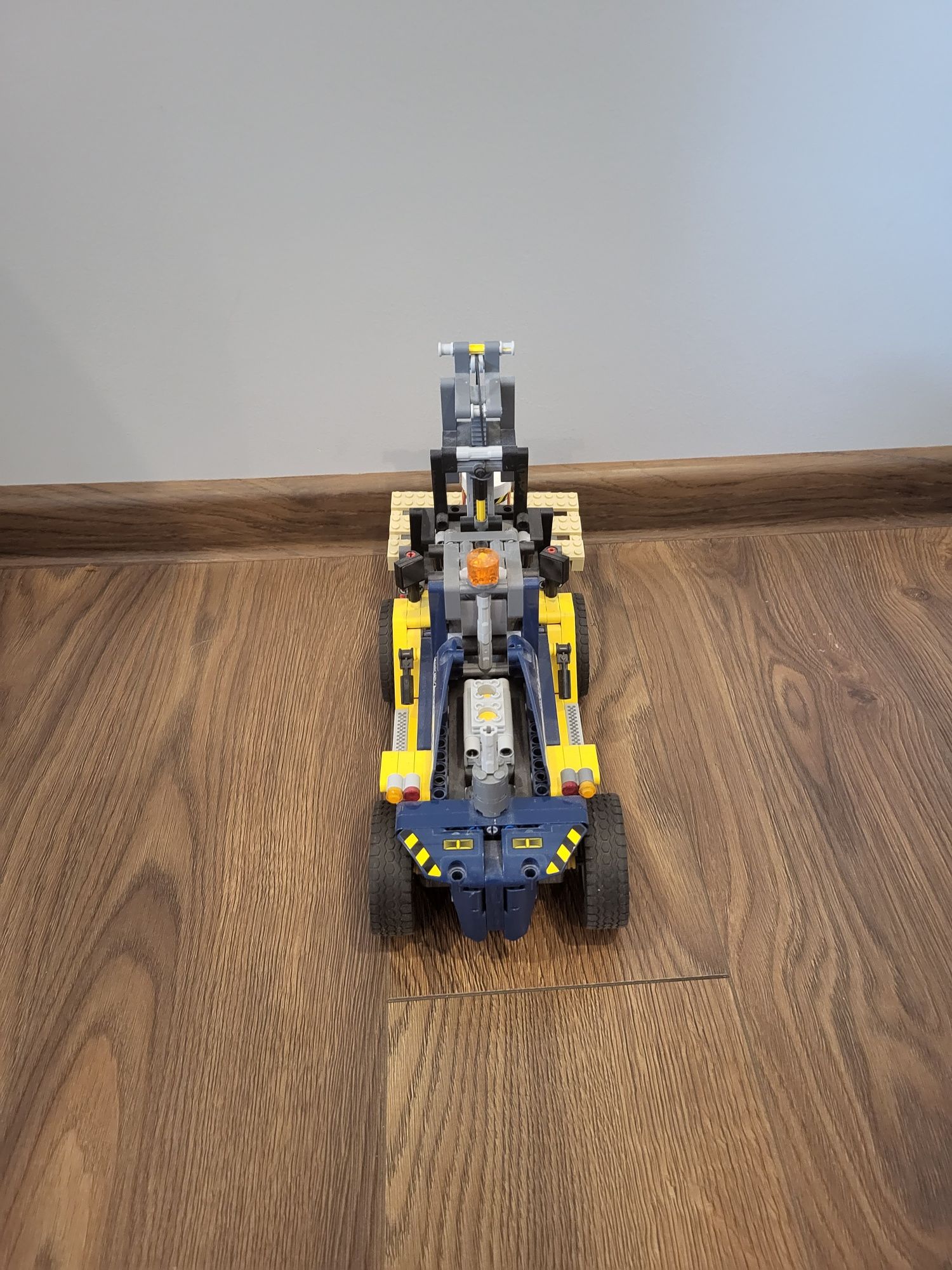 Zestaw LEGO wózek widłowy, 42079