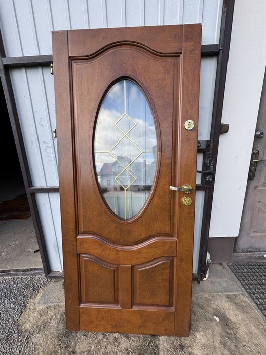Drzwi zewnętrzne drewniane