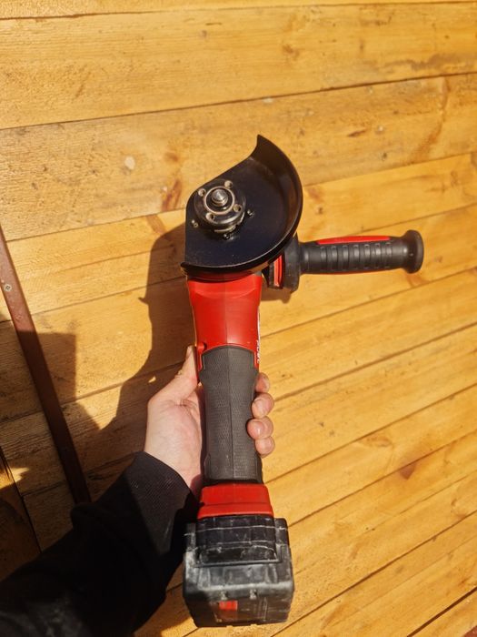 Продам ушм milwaukee +акб