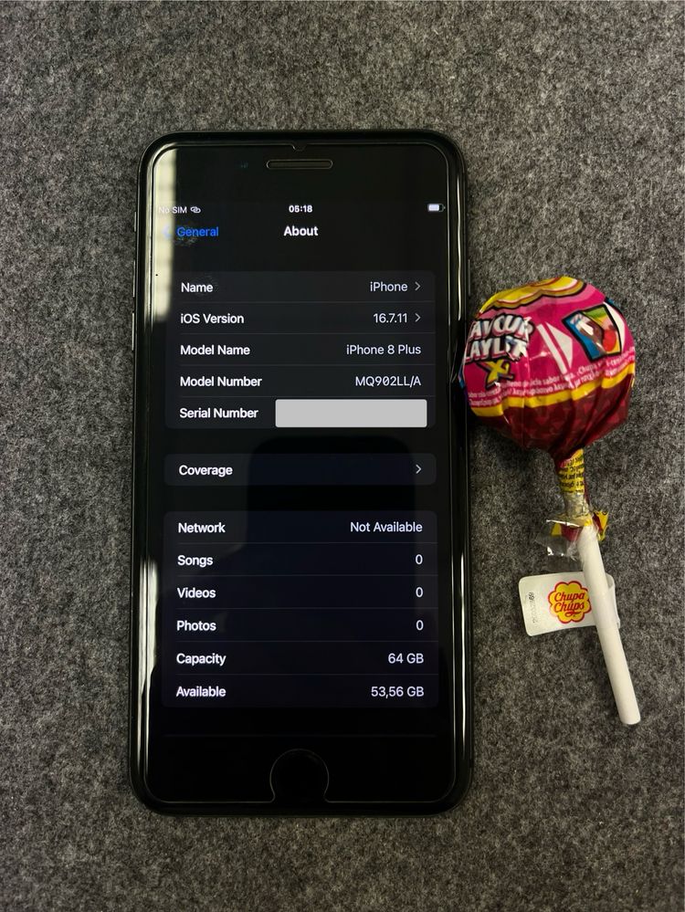 iPhone 8 Plus de 64 GB - Grátis 1 Chupa-Chups :)