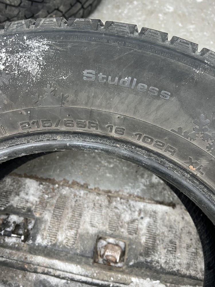 215/65/16 Kumho zimowe