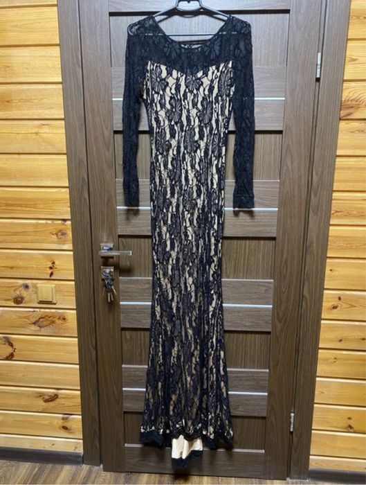 Платье в пол(немного шлейф)