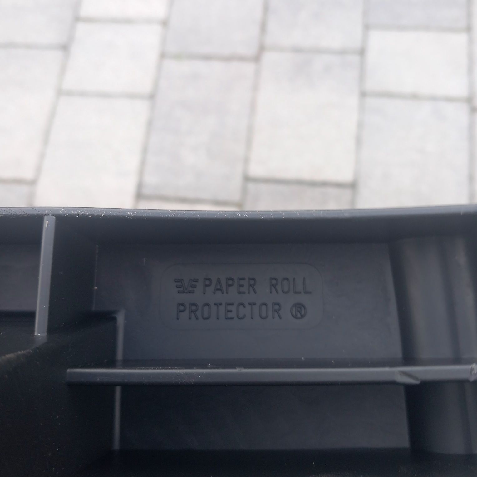 Plastikowy naroznik kątowy do spinania papieru