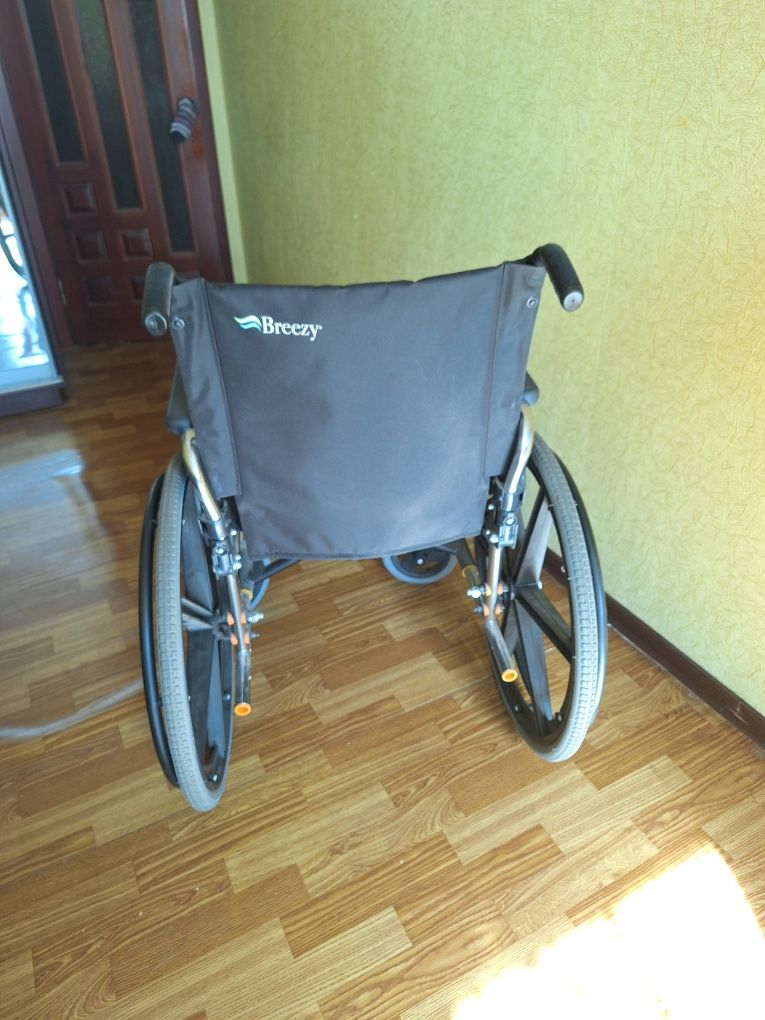 Инвалидное кресло