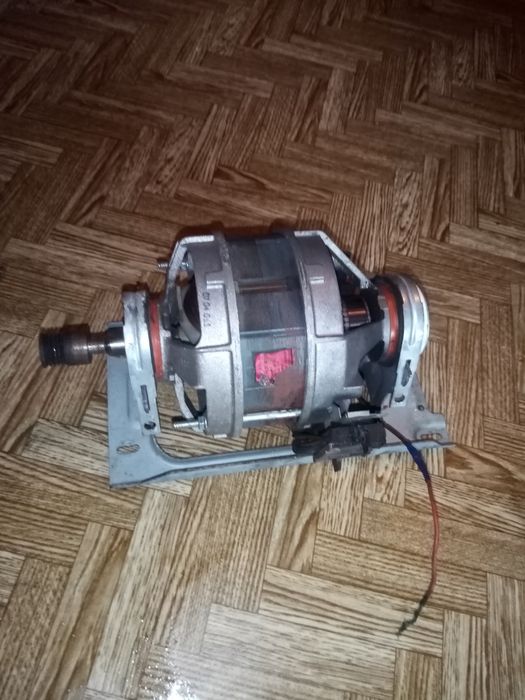 Продам мотор,помпу.З пральної машини Gorenje WT 52111