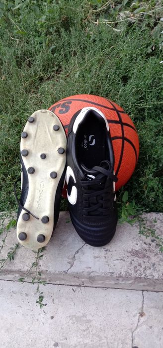 Бутсы футбольные сороконожки