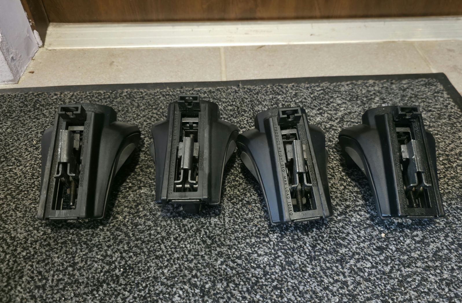 Stopy Thule 757 Rapid System uszkodzone