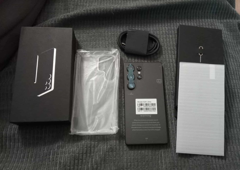 Telefon z Androidem s25 ultra