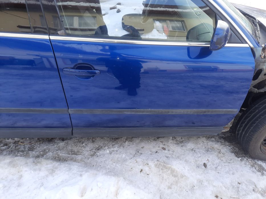 Volkswagen Passat b5 fl drzwi przód prawe lc5x