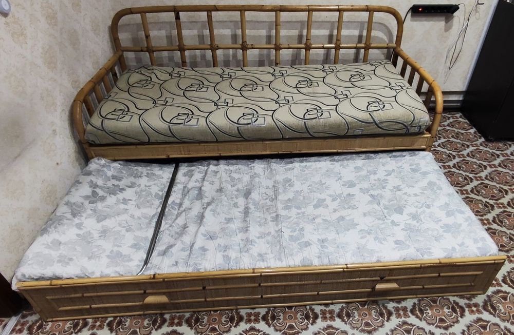 Самовивіз одеська - Диван Ліжко  з бамбука і ротангу розкладне
