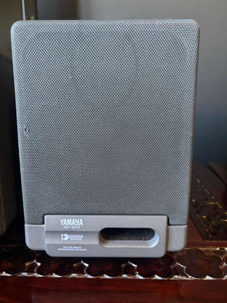 Kolumny Yamaha AST-SC 10