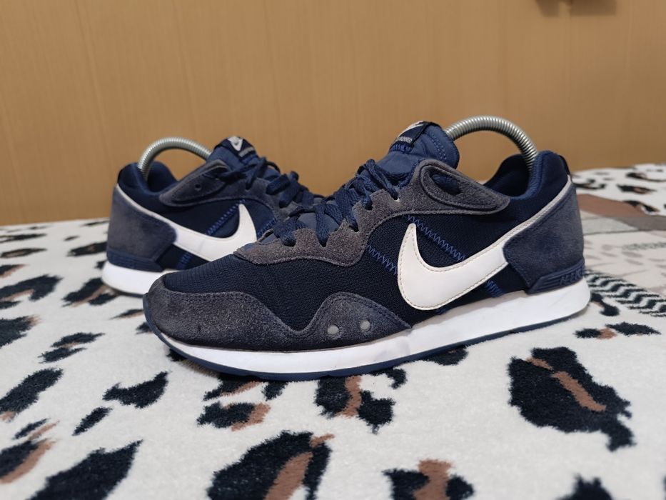 Nike venture runner