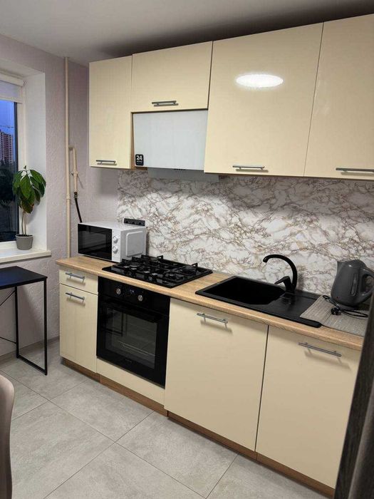 здам двокімнатну квартиру НАУ