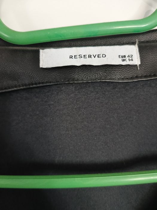 Reserved Piękna sukienka z eko skóry roz.42
