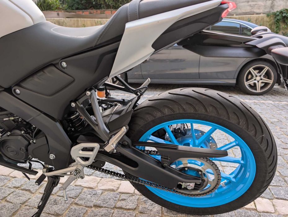 Yamaha MT-125 (ano do modelo 2025, cor Ice Storm)