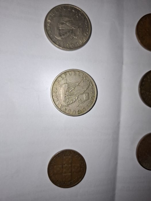 Moedas antigas (escudos)