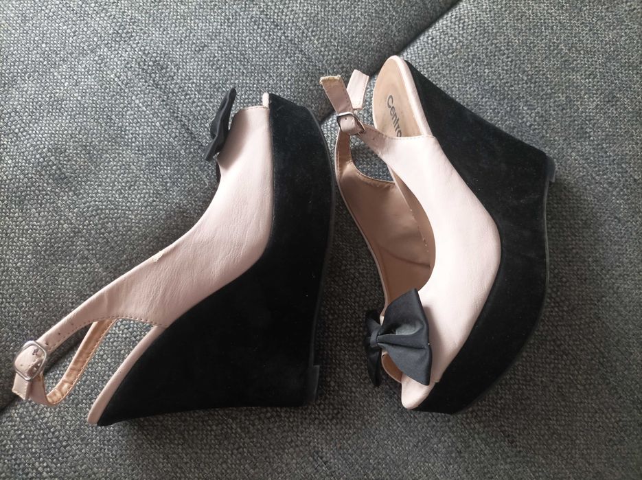 Sandały na koturnie firmy Centro, w rozmiarze 37/38, dł.wkładki 24 cm