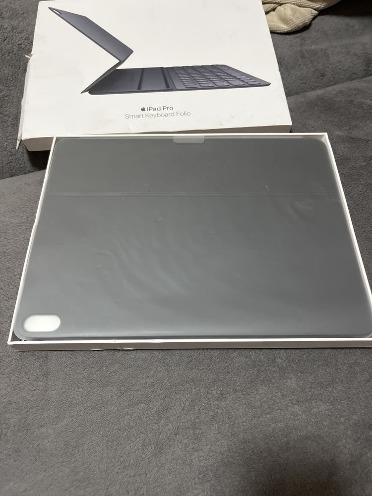 Klawiatura Apple iPad Pro 12,9'' Smart Folio A2039