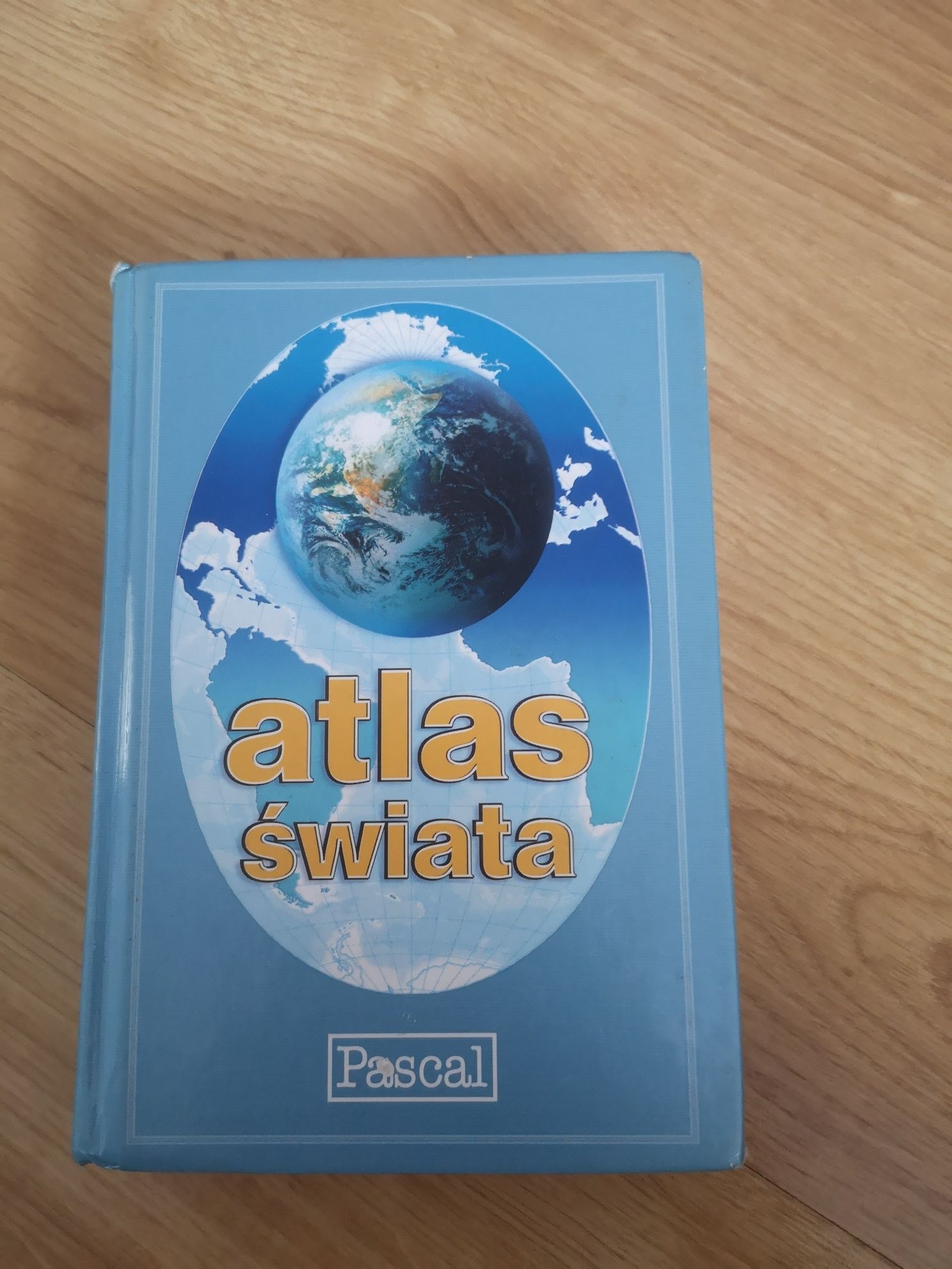 Atlas świata w małym formacie