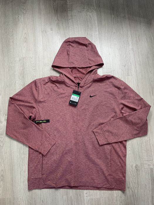 Продам мужскую кофту для спорта  Nike на молнии. Размер XL.