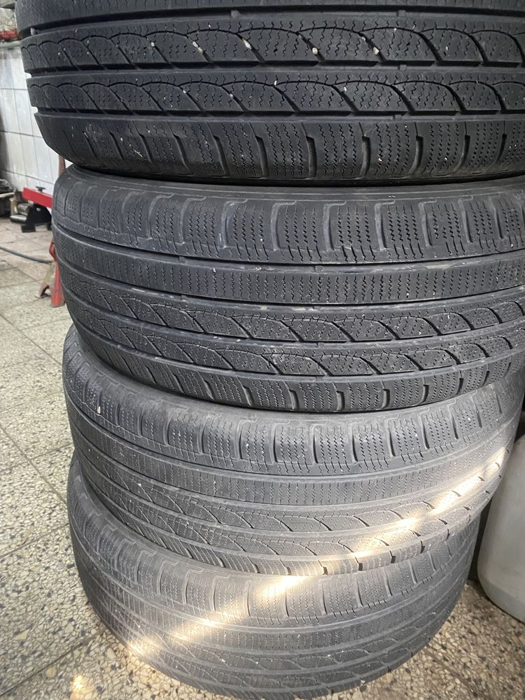 Sprzedam opony zimowe suv  225/60/17 r