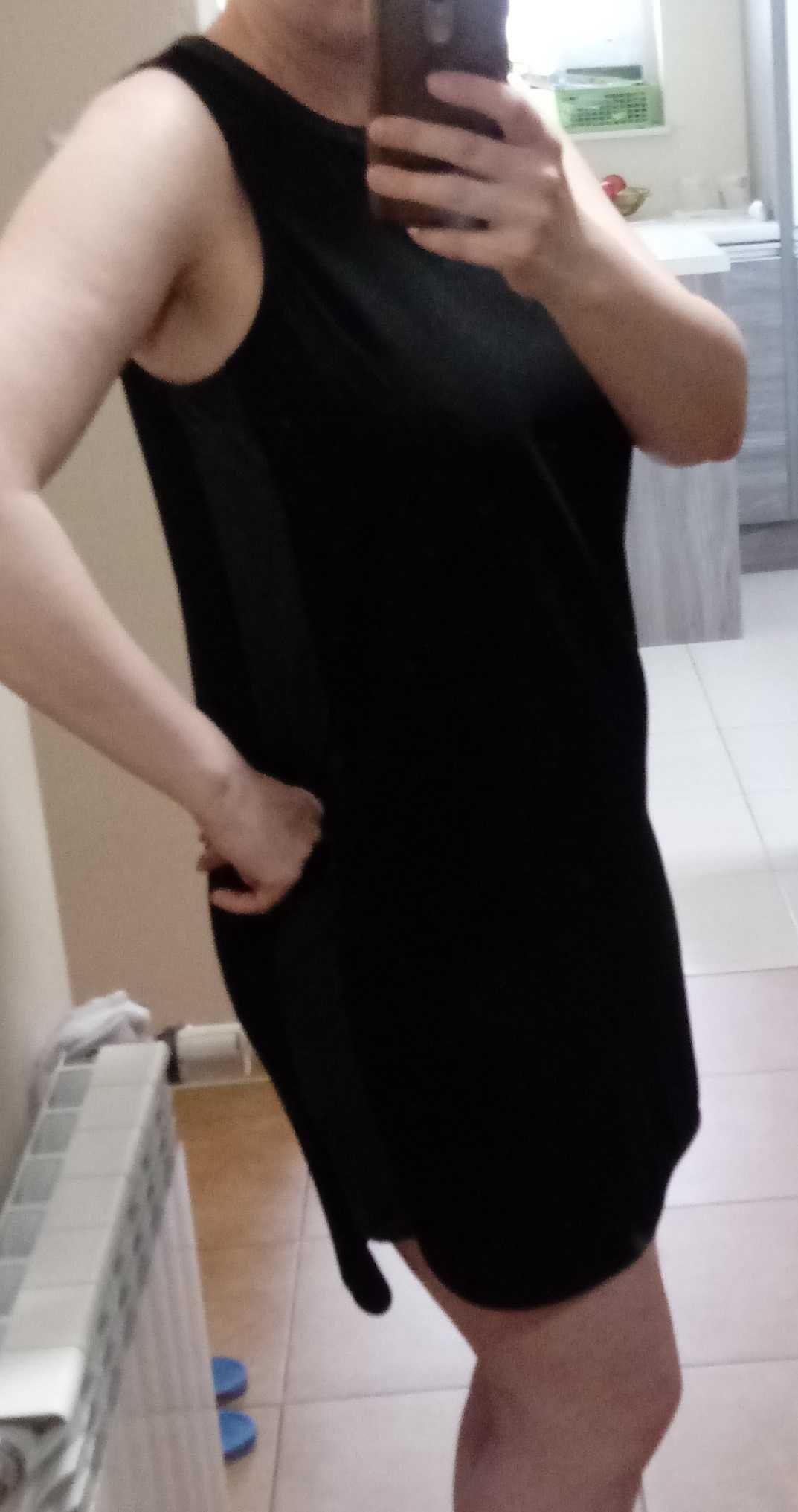Sukienka czarna ze skórzanymi wstawkami