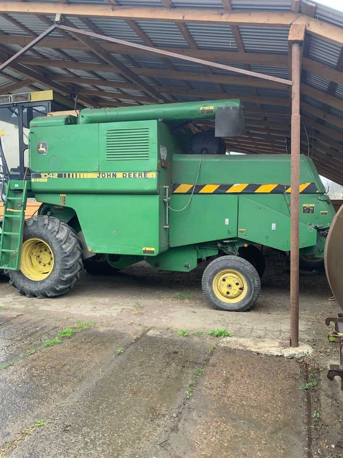 продам комбайн John Deere 1042