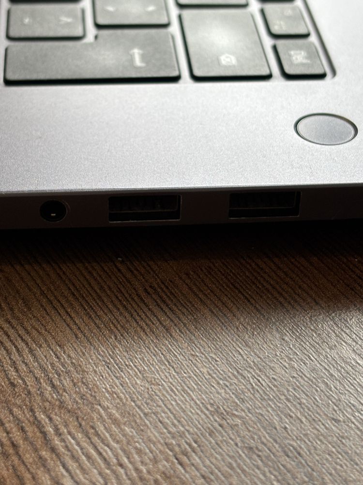 Vende-se Computador Portátil Huawei – Excelente Estado!