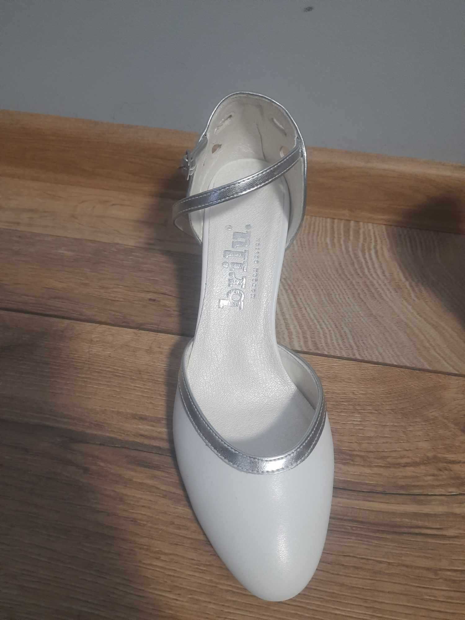 Buty na obcasie, białe, ślubne, 40