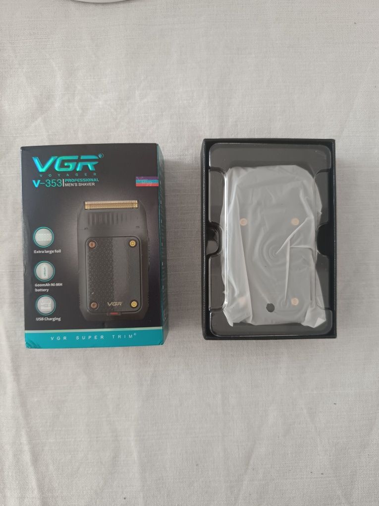 Máquina de Barbear Profissional VGR V-353