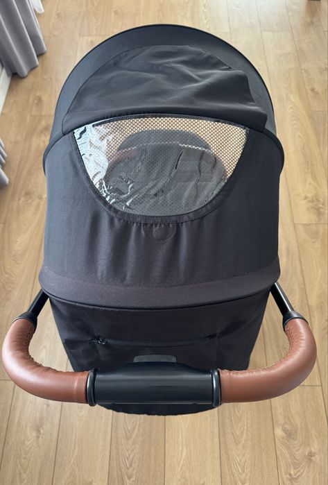 Wózek spacerowy Kinderkraft GRANDE PLUS czarny z brazową rączką