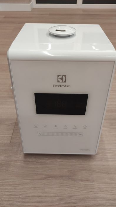 Зволожувач ELECTROLUX EHU-3615D