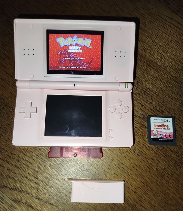 Nintendo DS Lite com dois jogos