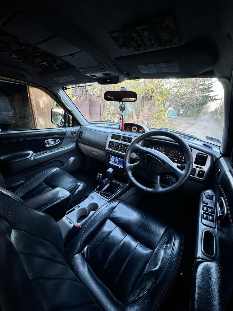Mitsubishi Pajero Sport 2004 року