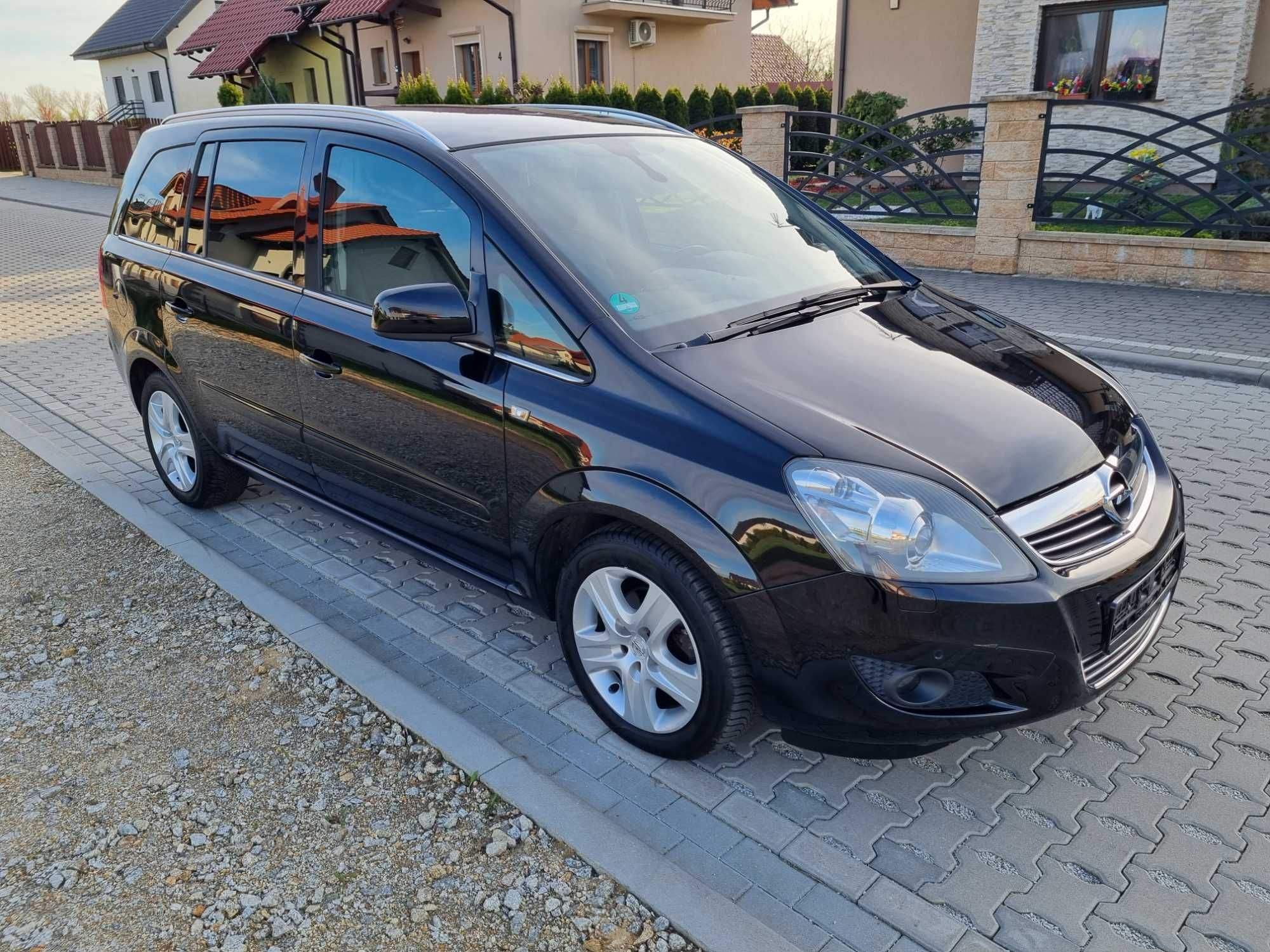 Opel Zafira B 1,8 16V 2011r.