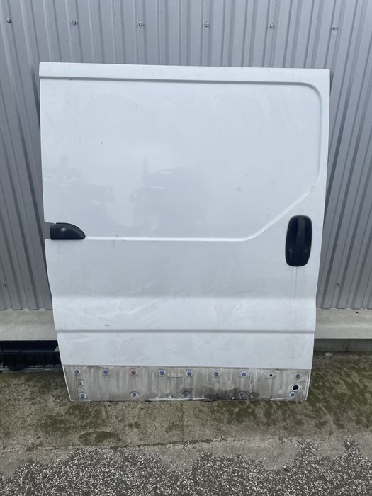 Drzwi boczne bok przesuwne białe Trafic Vivaro Primastar części