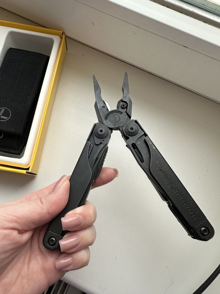 Мультитул Leatherman Surge Black