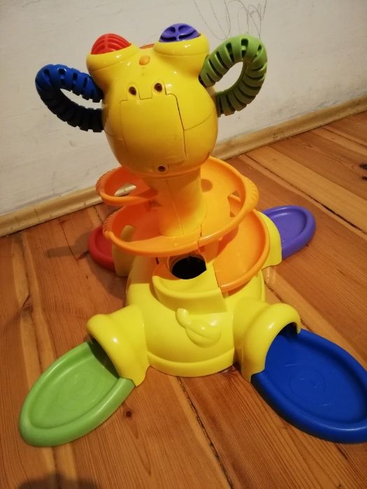 fisher price, żyrafa z piłeczkami