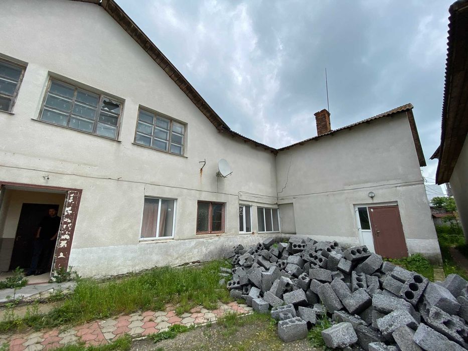 Будівля кафе "Веселка" 649,2 м2 в м.Галич, вул.Вітовського, 28  45000$
