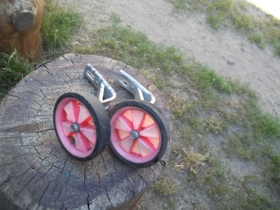 На дитячий велосіпед бокові колесики