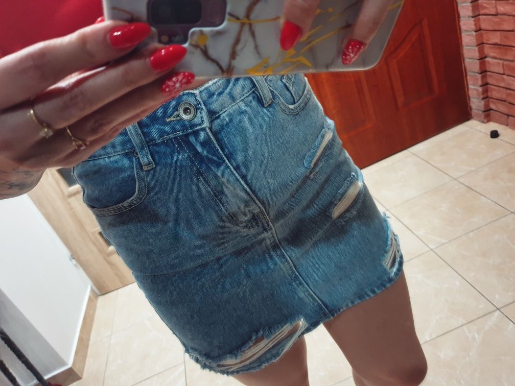 Spódniczka damska mini jeansowa z dziurami przetarciami S MUST HAVE