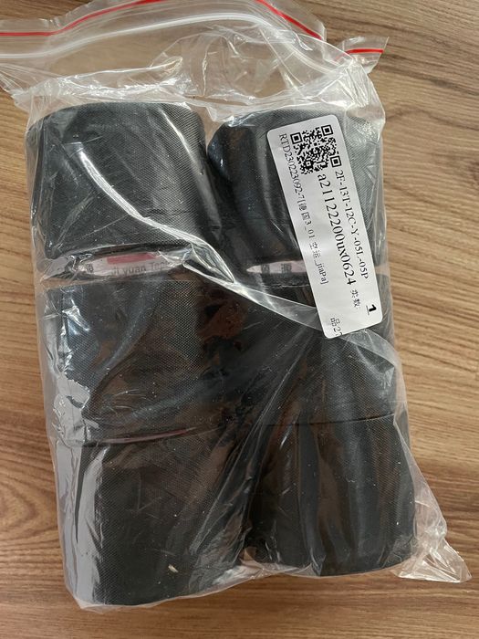 Taśma izolacyjna wodoodporna 5 cm x13 m kolor czarny zestaw 6 szt